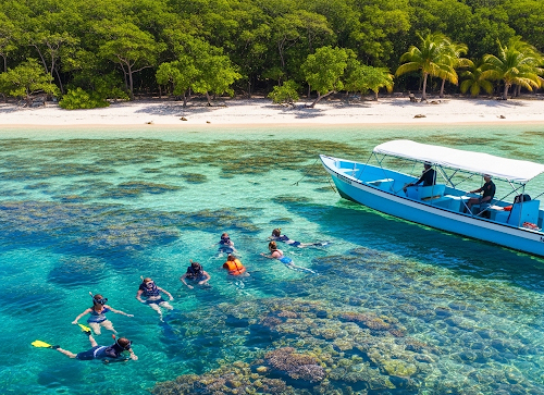 Island Hop to the Silk Cayes and Laughing Bird Caye